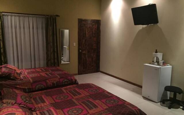 Hotel Vale's
