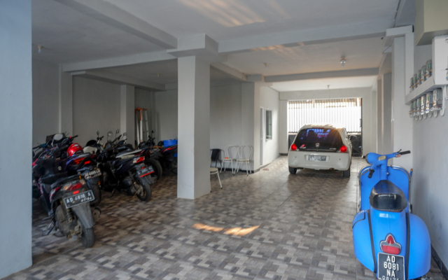 RedDoorz near Jalan Adi Sucipto Solo