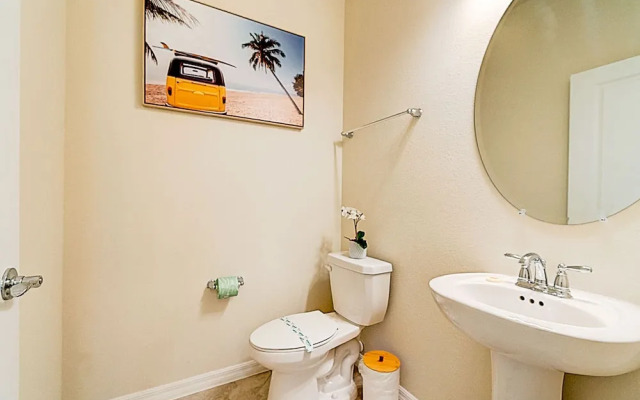 15976 Spacious Charming Family Getaway