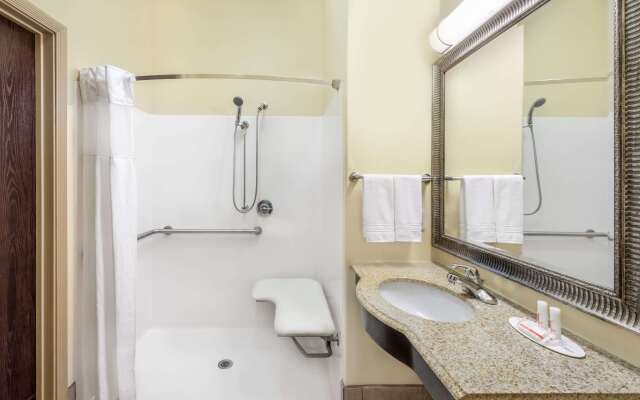 Super 8 by Wyndham Hidalgo/McAllen Area