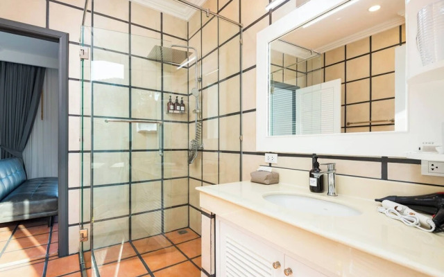 Luxury 4BR Private 425sqm Party Pool Villa