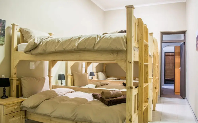 Sea View Backpackers - Hostel