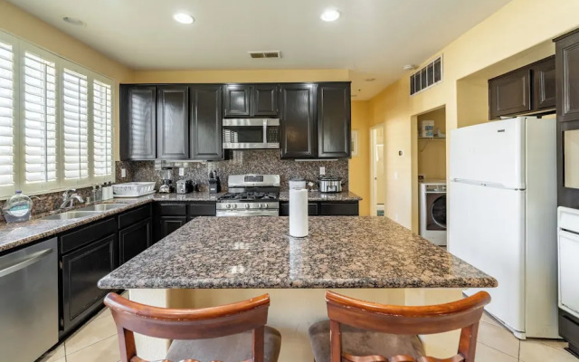 Family-Friendl 4Br Home | Spacious Great Location