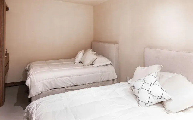 Stylish Double Studio With Equipped Kitchen and Wi-fi