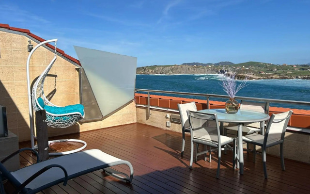 Piso sobre mar junto al Faro de Suances