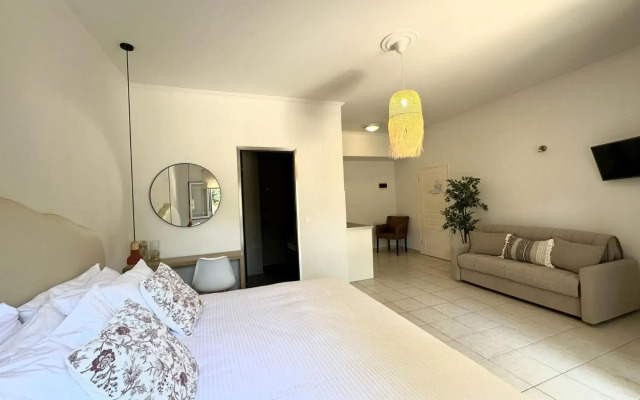 Lithies Studios & Apartments