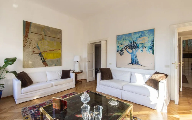 Popolo Square Luxury Two Bedroom Apartment