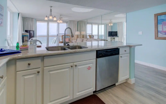 Pelican Beach Resort 1001