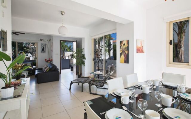 Cyprus Villa Palm 17 Gold