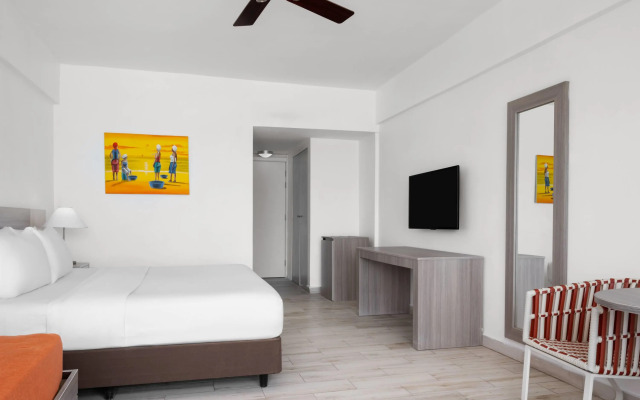 Grand Decameron Cornwall Beach, A Trademark All-Inclusive Resort
