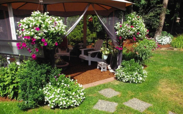 Wyndhaven Cottage Bed & Breakfast