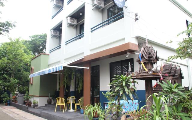 Yamyen Hostel