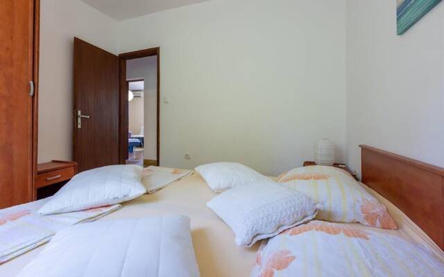 Amazing Apartment in Dramalj With Wifi and 2 Bedrooms