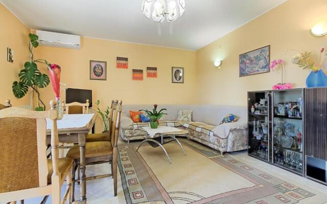 Eva House with Apartment