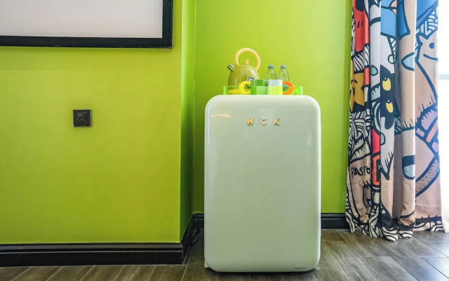 Wind Sleeping Color Hotel