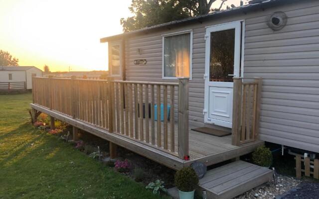 B47 Caravan Seven Bays