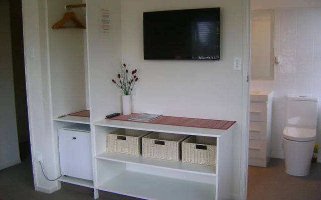 Ngongotaha Lakeside Lodge