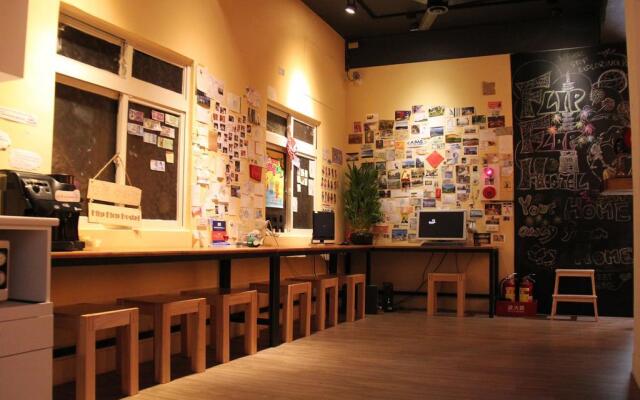 Flip Flop Hostel - Main Station