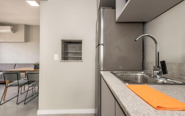 Lindo Apto para casal Porto Alegre CON1820