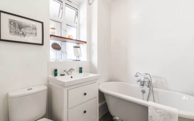 Cosy 1 Bedroom Flat in Quiet Wapping