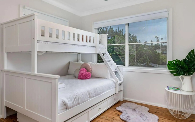 Villa Killara Gorgeous Ocean Views and Just Metres from the Sand – Guest Rooms – Vincentia