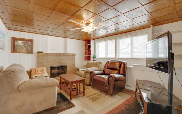 Pet-friendly Minneapolis Apt Near Shops & Dining!