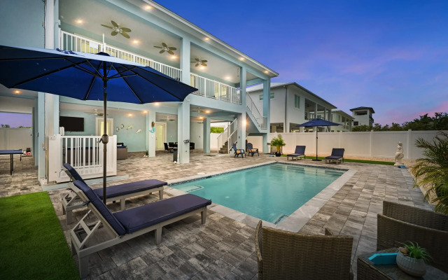 Mermaid s Paradise Pool Dock Games Views