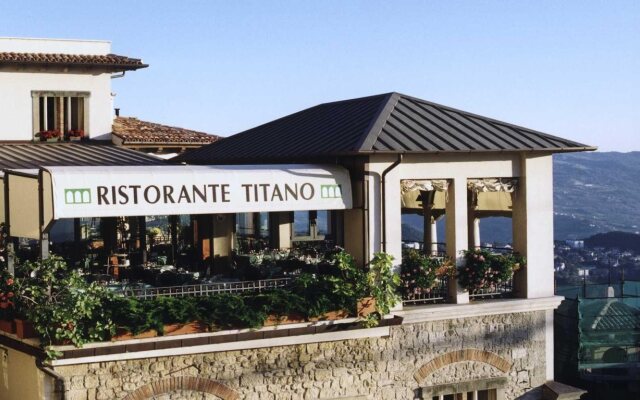 Hotel Titano