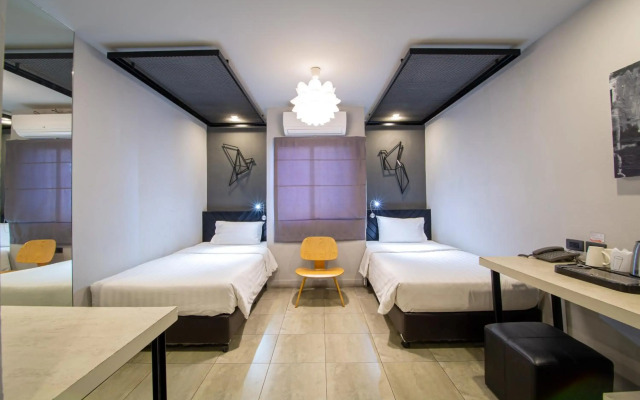 We Terminal Hotel