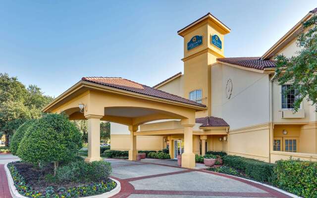 La Quinta Inn & Suites by Wyndham Dallas - Addison Galleria