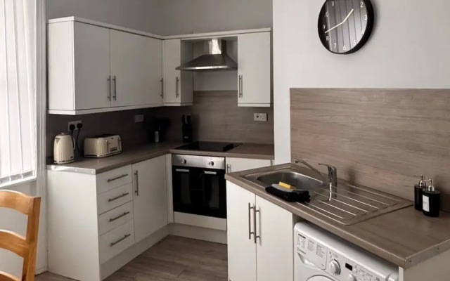 House - Sleeps 6 - Pet Friendly - Garden - Parking