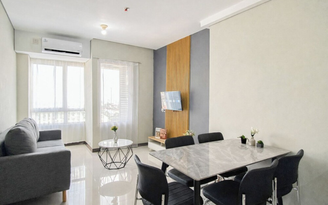 Clean Space And Well Located 2Br At Nifarro Park Apartment