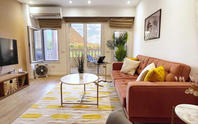 Spellbinding 2 BDR Apt. At The Giza Pyramid's Doorstep