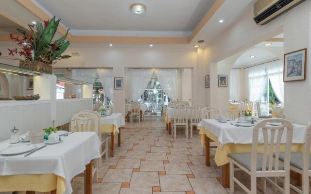 Porfi Beach Hotel