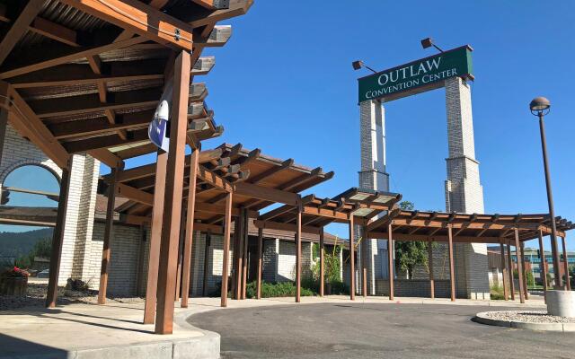The FairBridge Inn and Suites Kalispell