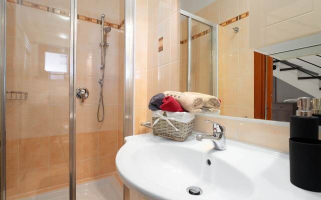 Splendid Villa in Vižinada with Hot Tub