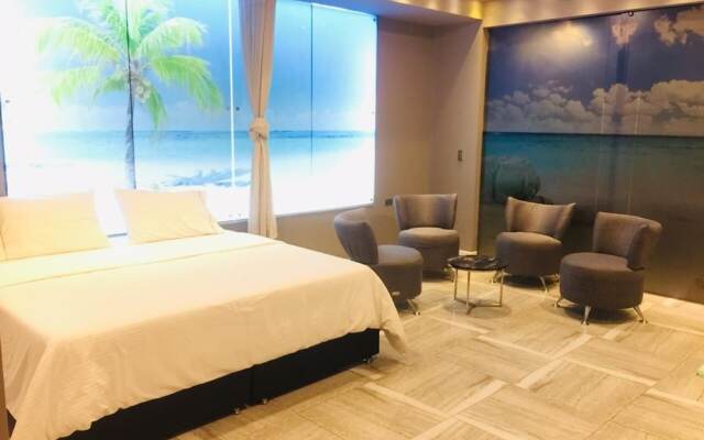 Hotel Paris Luxury Suites