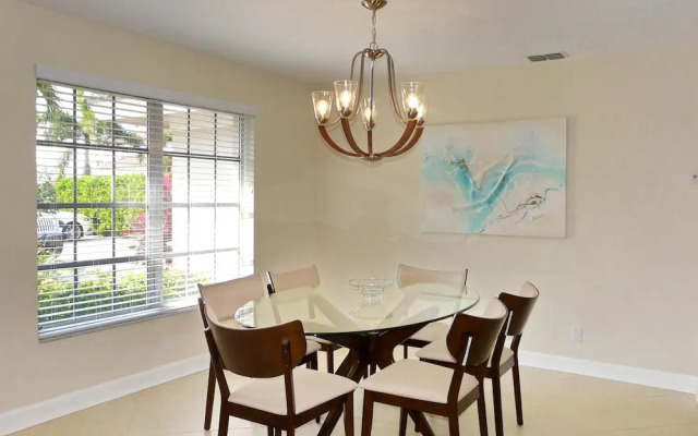 1107 Edington Place