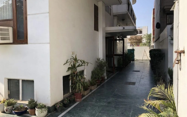 OYO Rooms Near Huda City Centre