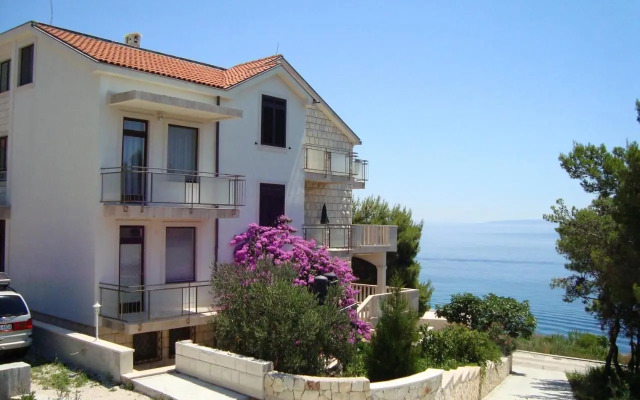 Villa Adagio Apartments