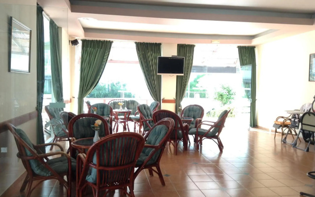 Pylea Beach Hotel