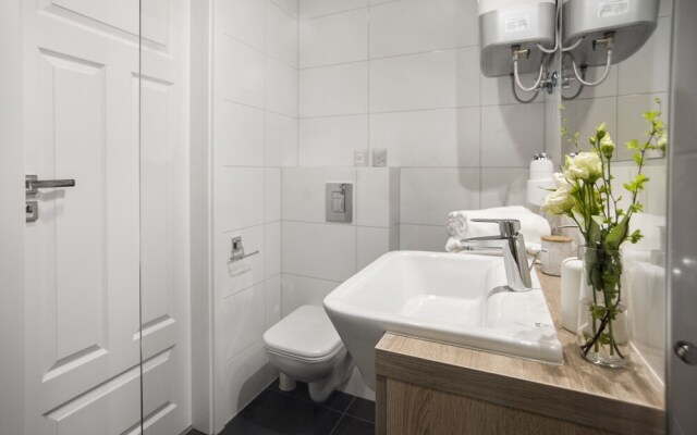 7 Continents Apartments