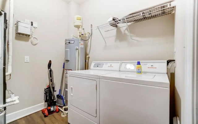 Polaris Luxury 2BR WFH Ready Pet Friendly