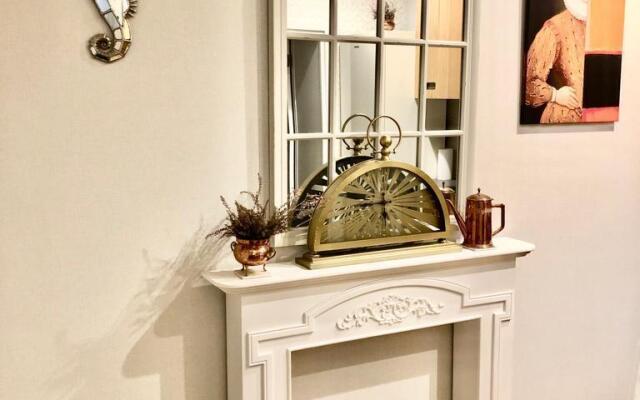 Апартаменты на проспекте Английский 24