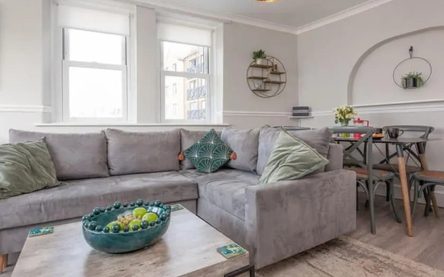 2 The Villa - 3 bedroom apartment with great views