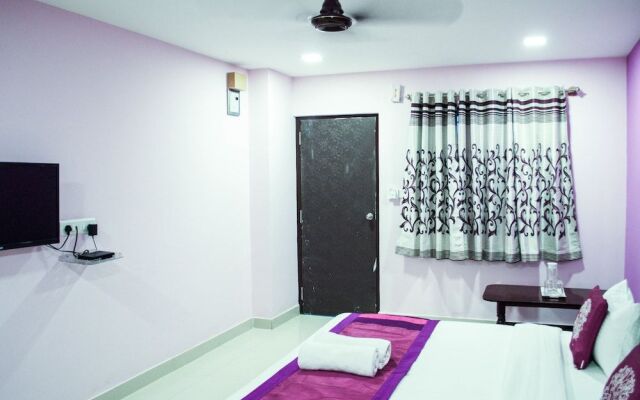 Sri Sai Suites by OYO Rooms