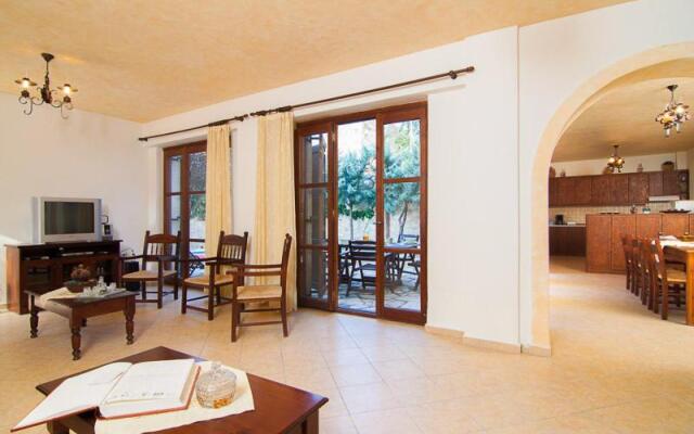 Sarris Villa, a country side villa, By ThinkVilla