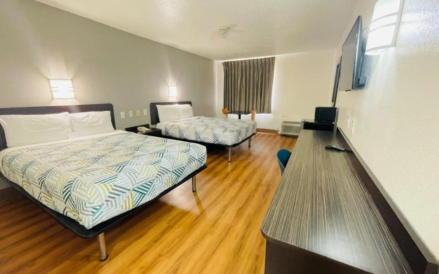 Motel 6 Duncanville, TX - Dallas