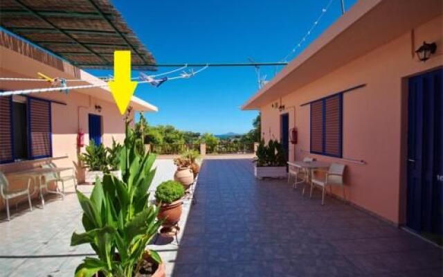 Rooms Apostolis