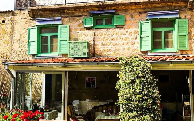 Adatepe Hostels
